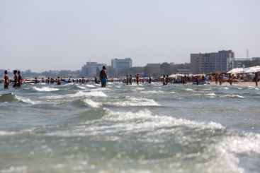 Romania, te iubesc : Mamaia, concurentul puternic din estul Europei pentru Ibiza, desi opulenta din nord contrasteaza cu saracia lucie din sud