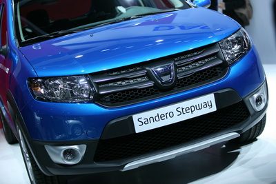 Cea mai ieftina masina din Marea Britanie va putea fi cumparata pentru 5995 de lire sterline: Dacia Sandero. FOTO