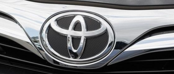 Toyota spulbera concurenta. Camry si Prius, modelele cu care si-a consolidat pozitia de lider la nivel mondial