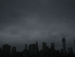 Dolarul se apreciaza in asteptarea uraganului Sandy. Moneda americana, considerata plasament sigur