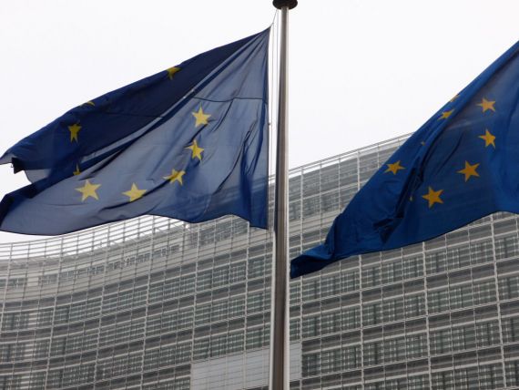 Comisia Europeana vrea sa obtina dreptul de a inchide bancile cu probleme din zona euro
