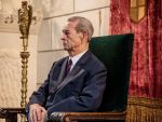 Regele Mihai, primul monarh din afara Regatului Marii Britanii, cu blazon in capela privata a reginei