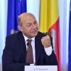 Basescu: Desemnez un premier care sa serveasca interesului national. Am cerut remanierea Guvernului