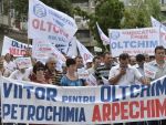 Angajatii Oltchim protesteaza. Cer plata salariilor restante