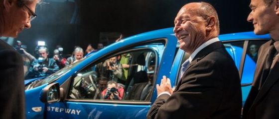 Dacia pregateste inca trei modele. Traian Basescu, despre industria auto: Nu e Yes, we can , dar este un Da, putem romanesc