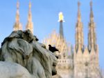 Statuile gotice de pe Domul din Milano pot fi adoptate, contra unei donatii