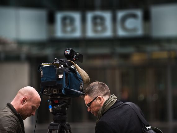 BBC plateste despagubiri de 230.000 de euro pentru scandalul care a dus la demisia directorului general