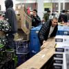 Black Friday, ziua in care magazinele vand in cateva ore cat pentru saptamani intregi