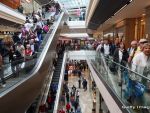 Romanii se pregatesc sa-si cheltuiasca banii de Black Friday. Peste 2,4 milioane vor sa faca achizitii vineri