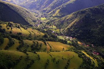 Un sat intreg din Arad, castigat in instanta de mostenitorii unui nobil maghiar. Locuitorii, evacuati