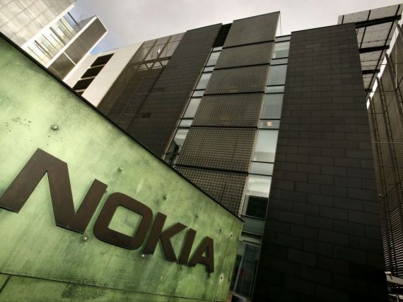 Nokia vrea sa interzica Blackberry pe cele mai mari piete