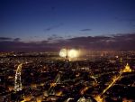 Parisul, Orasul Luminilor , ramane in intuneric. Criza stinge lumina