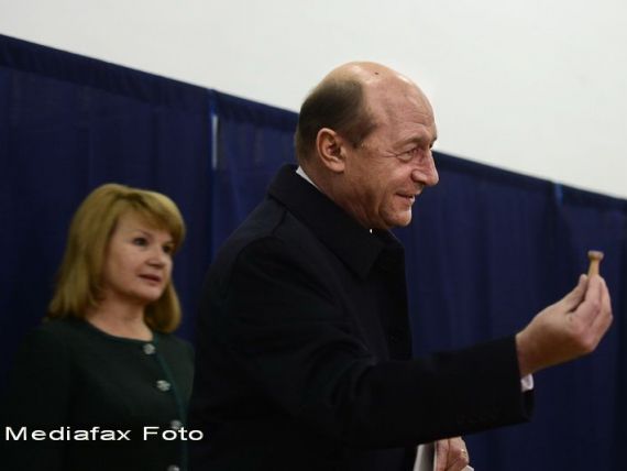 Basescu initiaza consultari pentru premier dupa publicarea rezultatului alegerilor in Monitorul Oficial
