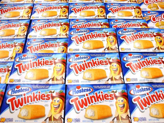 Sfarsitul unui brand. Americanii se bat pe prajiturile Twinkies, scoase la raft pentru ultima data