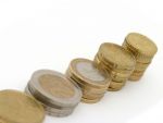 Bugetul 2013: Cheltuielile de personal cresc pentru reintregirea salariilor, cele de capital scad