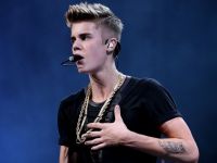 
	O comedie despre viata cantaretului Justin Bieber, lansata in 2013

