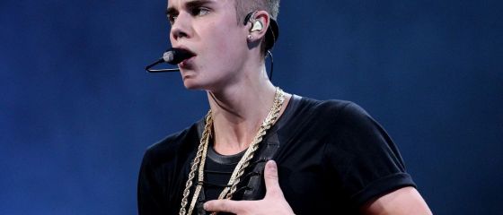 O comedie despre viata cantaretului Justin Bieber, lansata in 2013