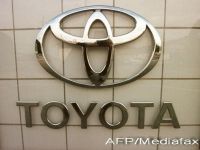Lupta acerba pentru suprematie in industria auto: Toyota, pe cale sa revina pe primul loc, VW si GM se bat pe locul al doilea