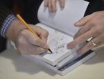 Cel mai rapid roman din lume , redactat in 5 ore de 53 de scriitori romani, a fost lansat oficial