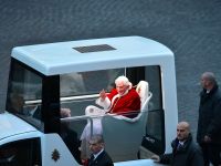 Platile cu cardul redevin operationale la Vatican