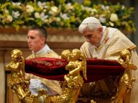 
	Mesajul Papei de Craciun: Valorile religioase, libertatea, demnitatea si pacea trebuie sa primeze
