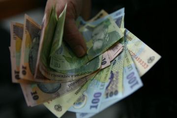 Scumpirile anului 2013. Cel mai mult cresc preturile la gaze si energie electrica. Ce se intampla cu taxele si impozitele locale