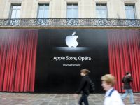Jaf de un milion de euro la un magazin Apple din Paris, in seara de Revelion