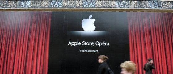 Jaf de un milion de euro la un magazin Apple din Paris, in seara de Revelion