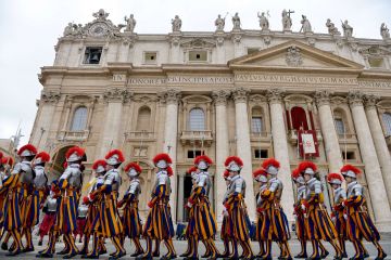 Vaticanul a suspendat platile cu cardul