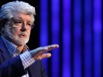 George Lucas, creatorul francizei Star Wars , s-a logodit la varsta de 68 de ani