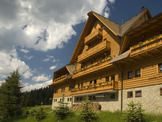 Mai multi turisti in hotelurile din Romania, in 2012. Cine sunt strainii care ne viziteaza tara