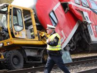 Coliziune intre doua trenuri de pasageri in Elvetia. Peste 30 de raniti
