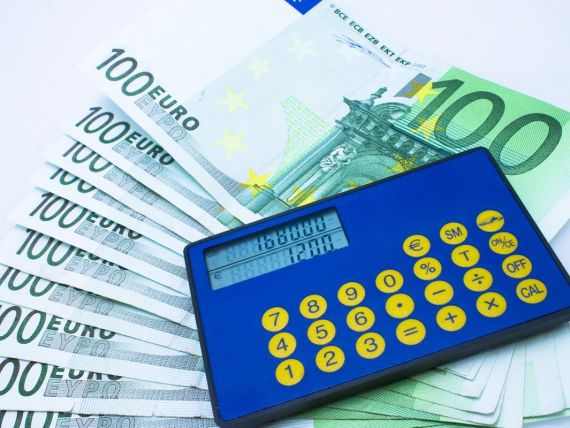 Fiecare roman va fi cu 150 euro mai dator in 2013. Cat de bogati suntem si pe ce cheltuieste Guvernul banii