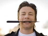 Bucatarul Jamie Oliver a semnat un contract pe cinci ani cu Manchester City