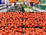 Hipermarketurile, suspectate ca ar fi marit preturile pentru ca dupa scaderea TVA sa le poata aduce la nivelul initial. Ministrul Agriculturii si presedintele ANPC au mers sa verifice