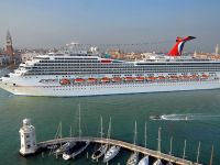 
	La un an de la naufragiul Costa Concordia, Venetia vrea sa interzica navele de croaziera
