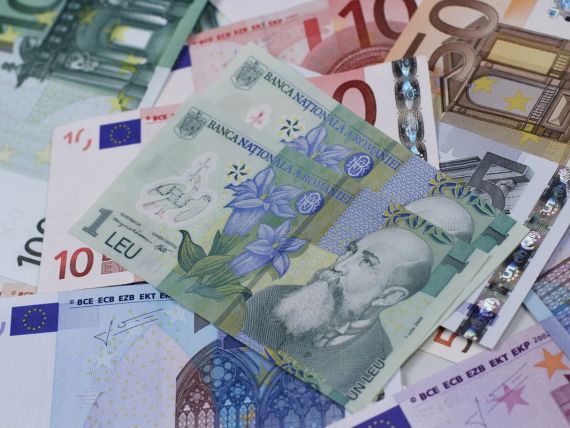 Cursul a oscilat usor in jurul nivelului de 4,355 lei/euro in prima ora pe interbancara