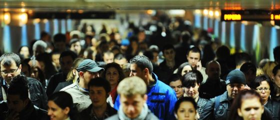 Promisiunile electorale au crescut increderea romanilor, desi 50% recunosc ca o duc mai prost ca inainte