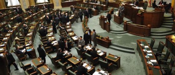 Culmea tupeului in Parlamentul Romaniei. Alesii cu case in Capitala cer si locuinte de serviciu