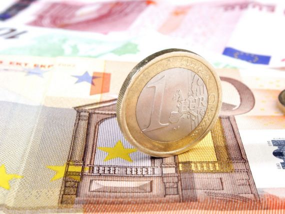 BNR a anuntat un curs in crestere cu 1,08 bani, la 4,3481 lei/euro
