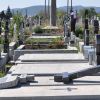 Biserica nu vrea concurenta. Credinciosii, lipsiti de slujbe daca detin locuri in cimitire private