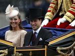 O suzeta, o tigaie, pantofi, sos condimentat - printre cadourile primite de familia regala britanica