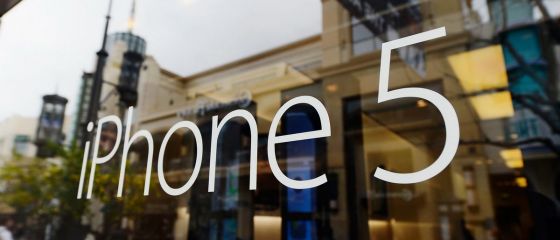 iPhone pierde teren in fata Samsung si Motorola, in perceptia americanilor