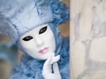 Romania defileaza in costume si masti populare la Carnavalul de la Venetia