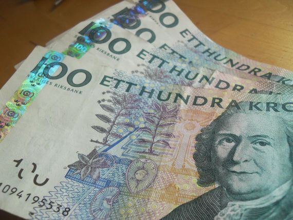 Dispar banii. Prima tara europeana care a introdus bancnotele vrea sa renunte la cash