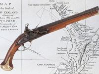 Un pistol al exploratorului britanic James Cook, scos la licitatie