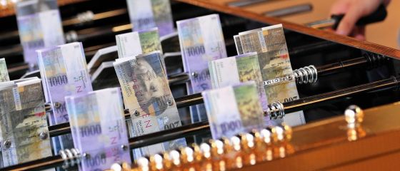 Francul elvetian s-a depreciat fata de euro la minimul ultimului an