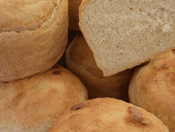 Ponta: Reducerea TVA la 9% pentru paine ar putea fi aplicata de la 1 iulie ca proiect-pilot