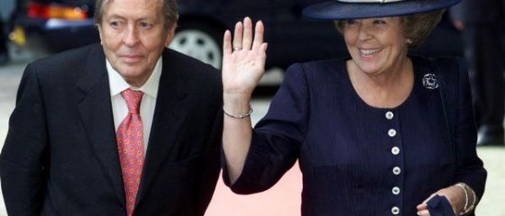 Regina Beatrix a Olandei va abdica