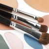 Multa scoala, dar degeaba. Tot mai multi licentiati se recalifica in meserii ca bucatar, cosmetician sau maseur, pentru a se angaja